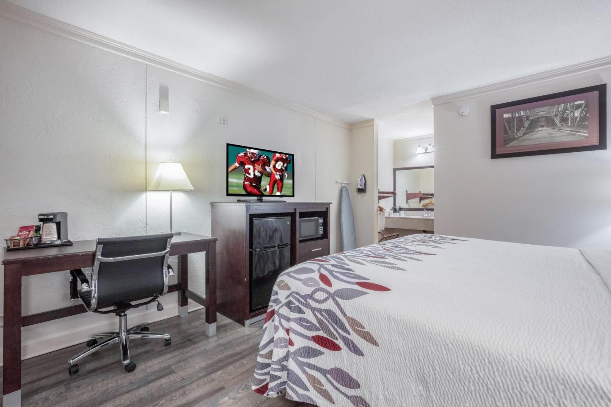 Red Roof Inn Форрест-Сіті Екстер'єр фото